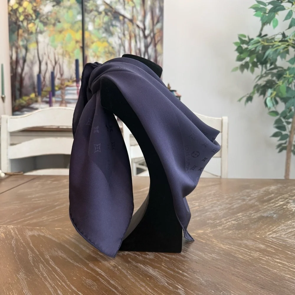 Authentic Louis Vouitton Scarf